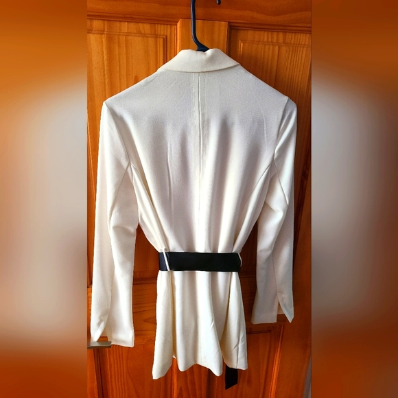 Dynamite belted blazer size small - Picture 2 of 3